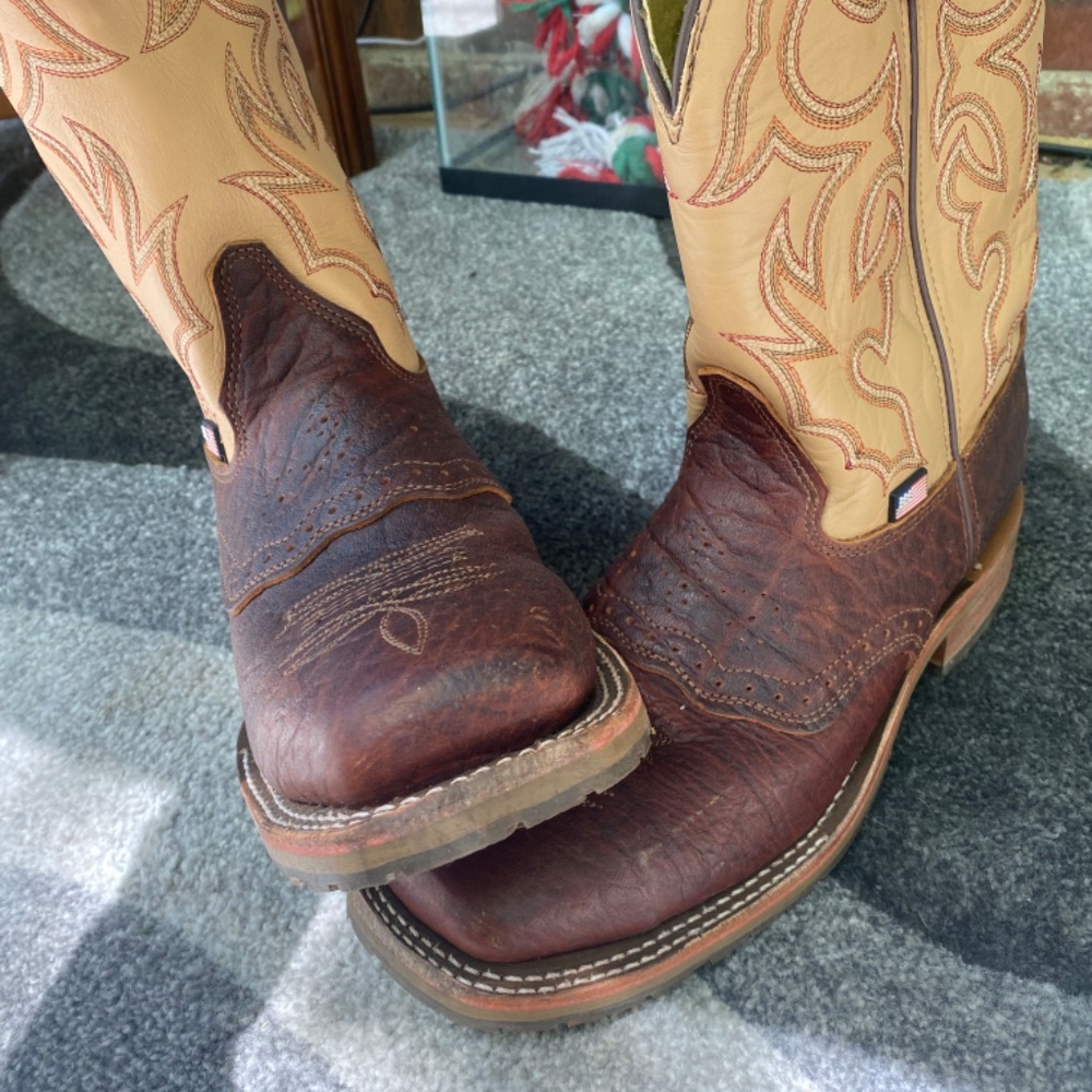 Ariat Learher Boots - Picture 2 of 12